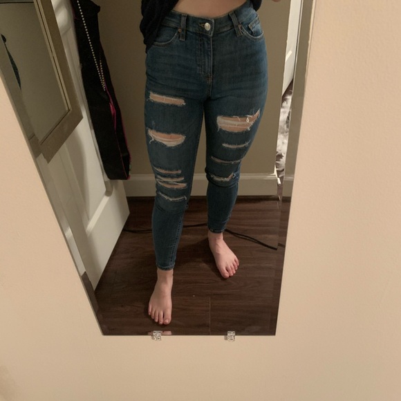 Topshop Ripped Jamie Jeans - Picture 4 of 6